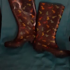 Adorable rain boots